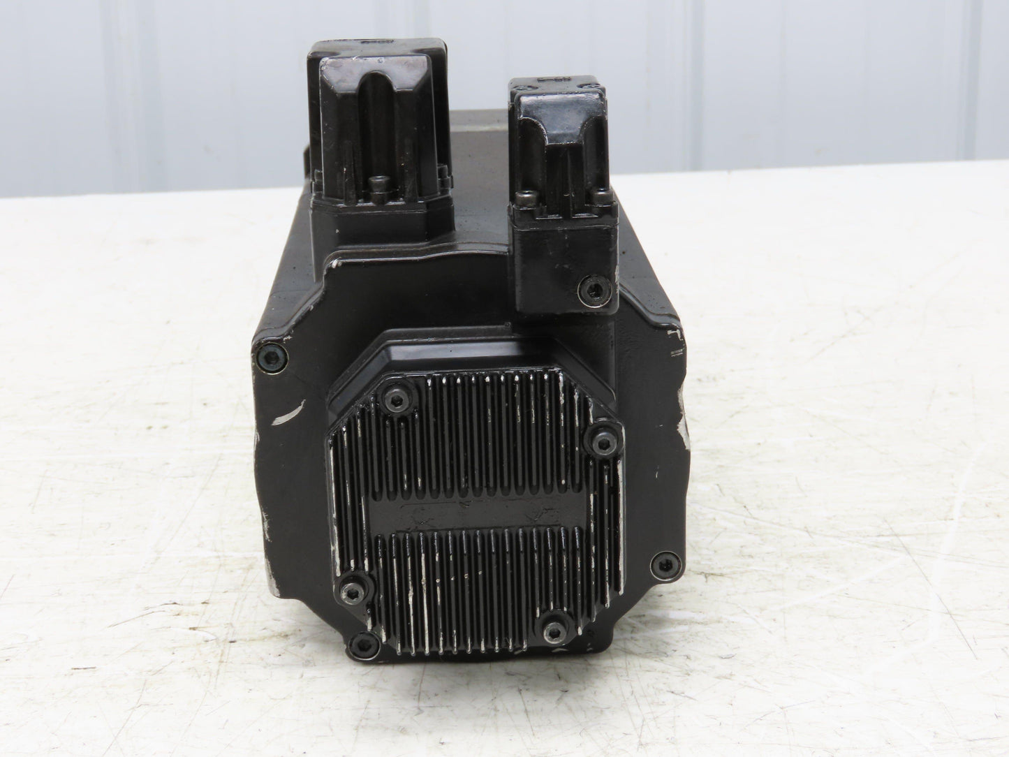 Okuma BL-MC190J-20T AC Servo Motor 3.9kW 2000 RPM 133V 19.1A 3PH Encoder