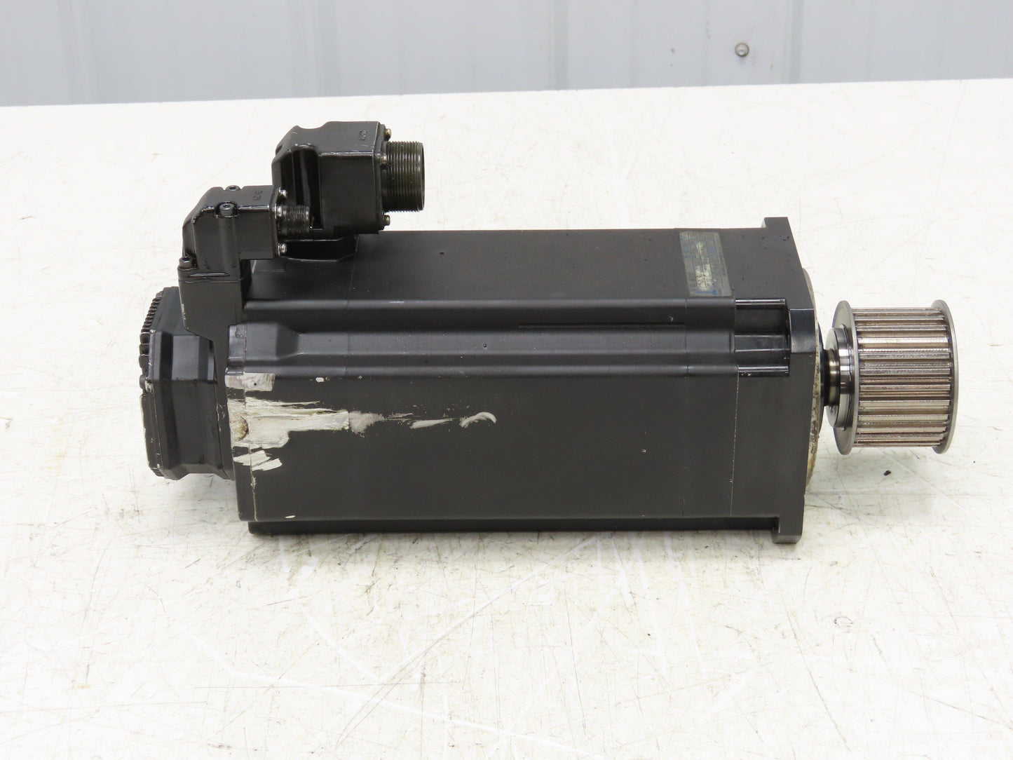 Okuma BL-MC190J-20T AC Servo Motor 3.9kW 2000 RPM 133V 19.1A 3PH Encoder
