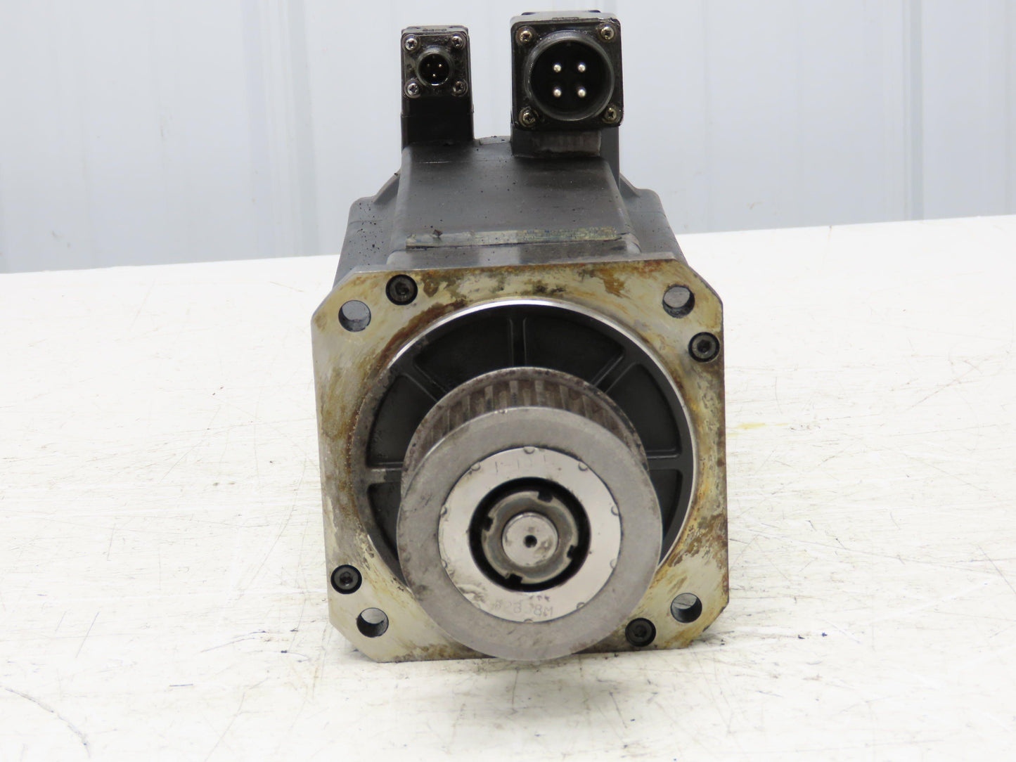 Okuma BL-MC190J-20T AC Servo Motor 3.9kW 2000 RPM 133V 19.1A 3PH Encoder