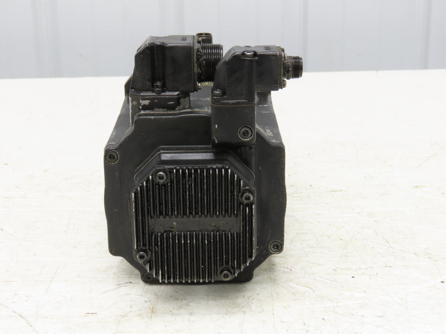 Okuma BL-MC50J-20TB AC Servo Motor 1kW 133V 2000 RPM 4.9A 3PH Encoder