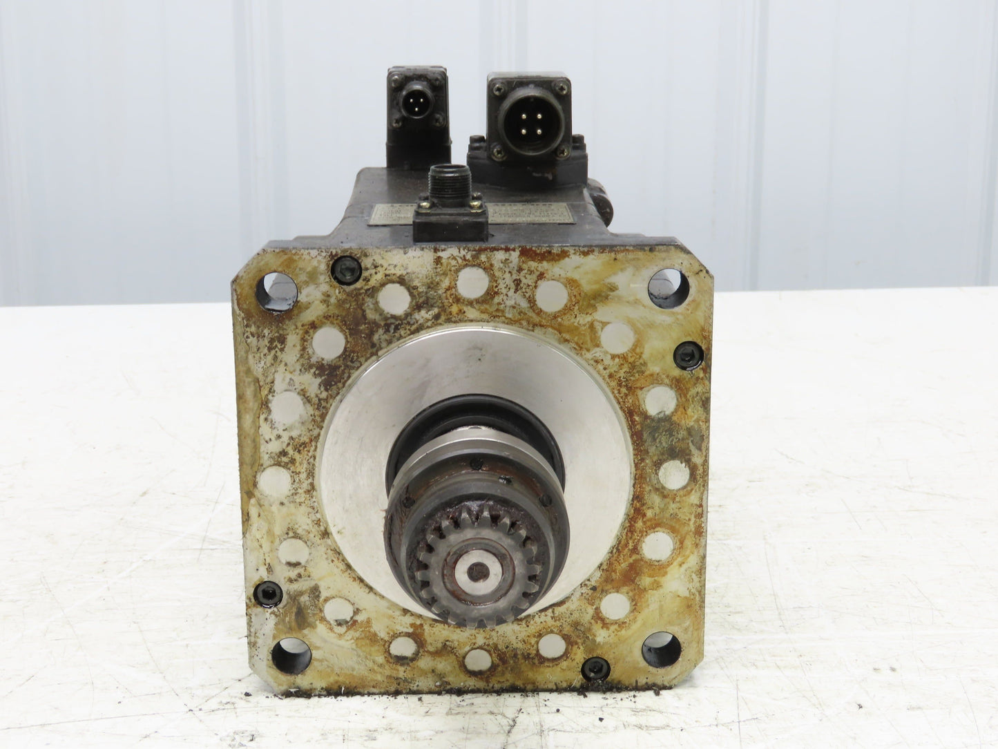 Okuma BL-MC100J-20SB AC Servo Motor 2kW 2000 RPM 133V 8.91A 3PH Encoder