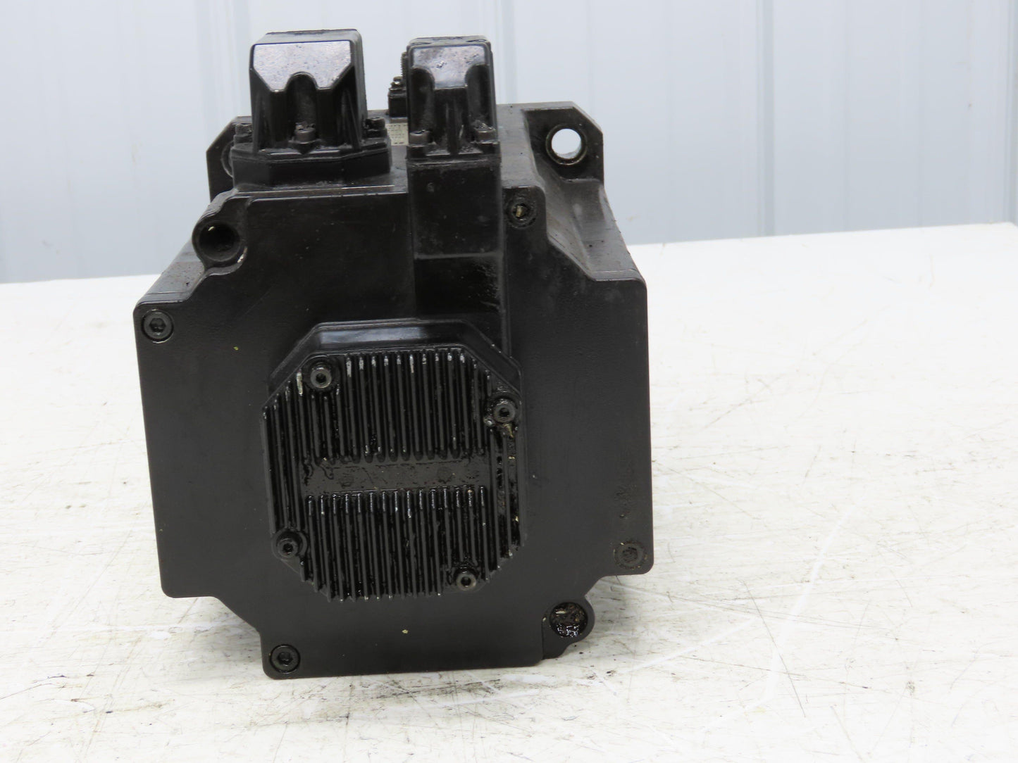 Okuma BL-MC100J-20SB AC Servo Motor 2kW 2000 RPM 133V 8.91A 3PH Encoder