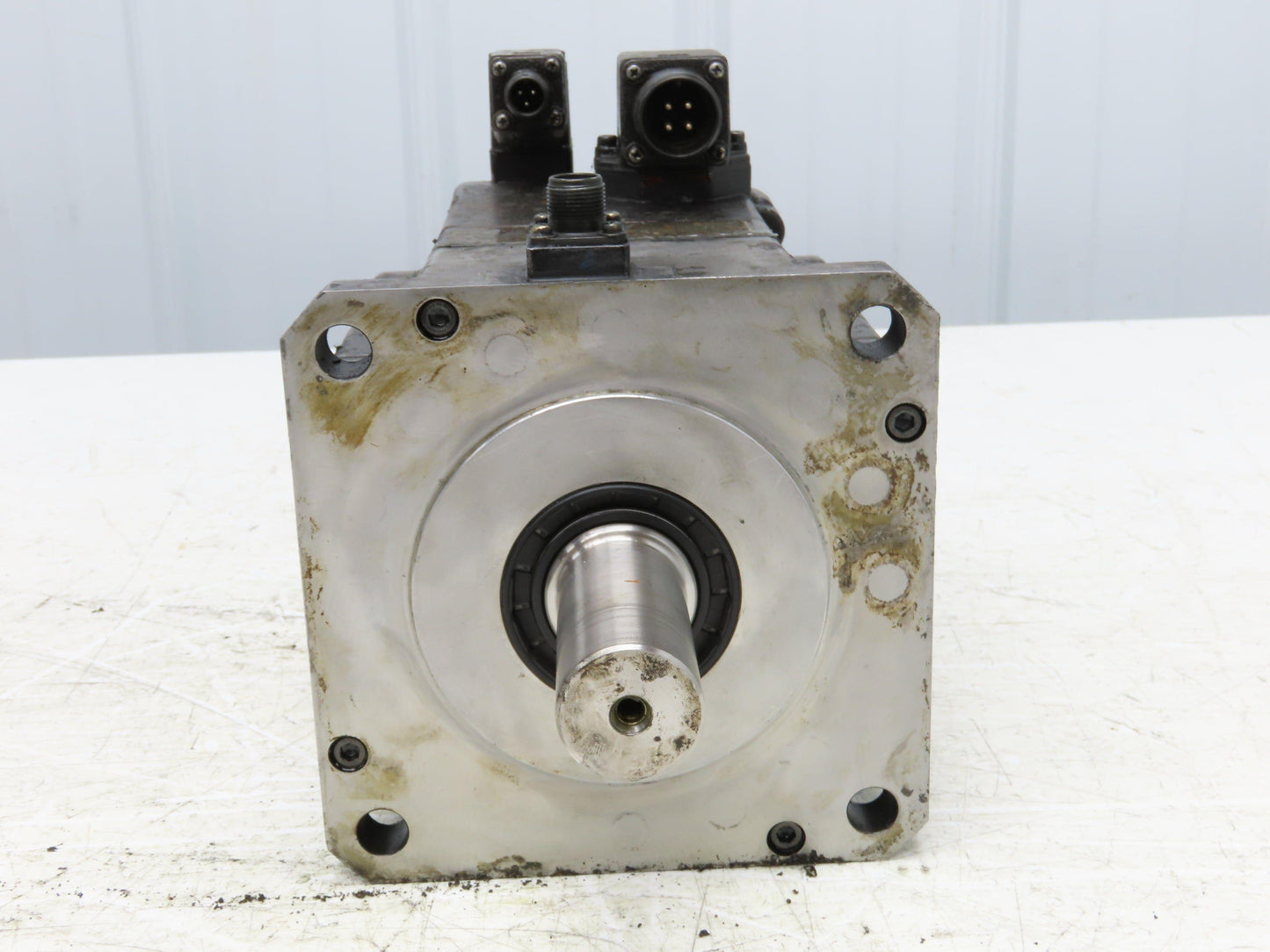 Okuma BL-MC100J-20SB AC Servo Motor 2kW 2000 RPM 133V 8.91A 3PH Encoder