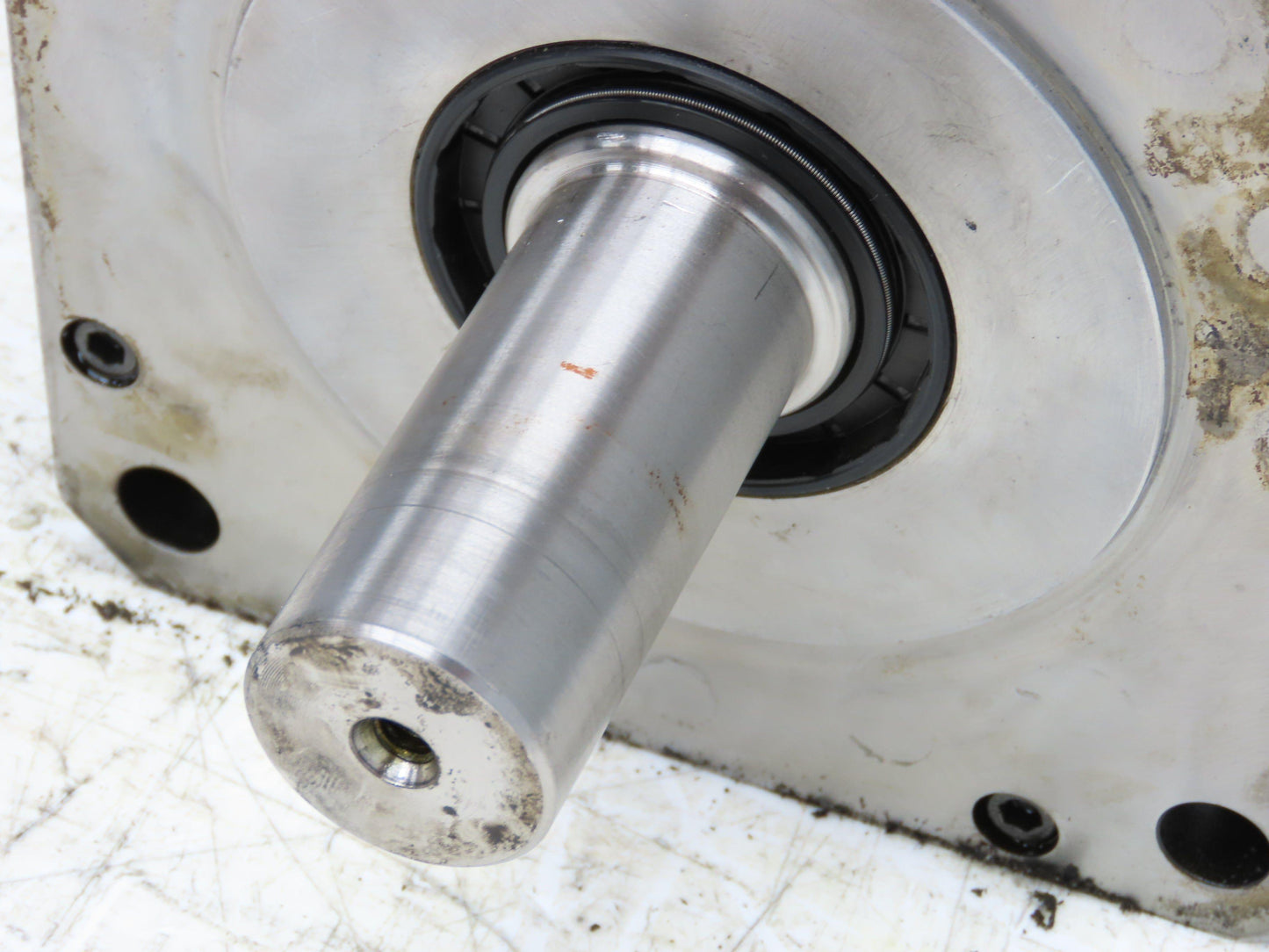 Okuma BL-MC100J-20SB AC Servo Motor 2kW 2000 RPM 133V 8.91A 3PH Encoder