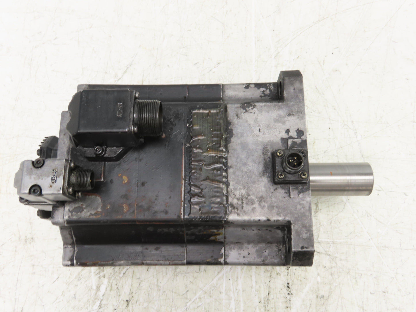 Okuma BL-MC100J-20SB AC Servo Motor 2kW 2000 RPM 133V 8.91A 3PH Encoder