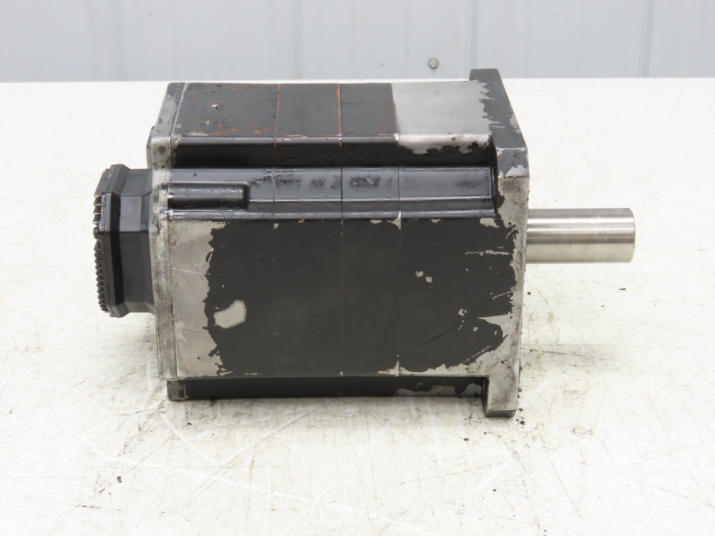 Okuma BL-MC100J-20SB AC Servo Motor 2kW 2000 RPM 133V 8.91A 3PH Encoder