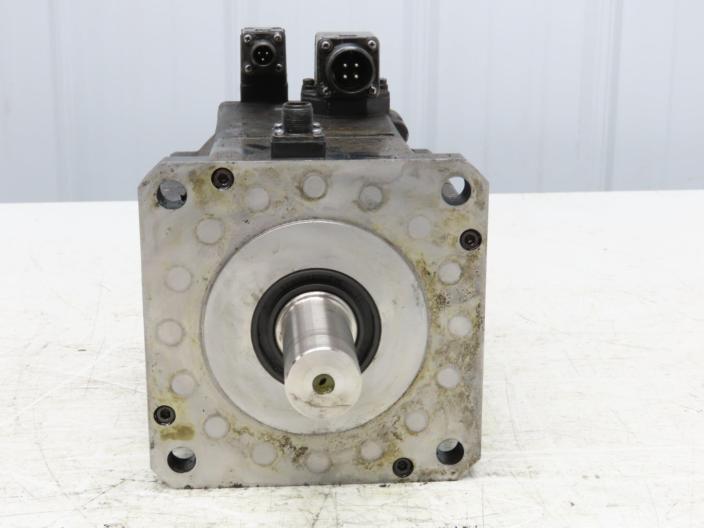 Okuma BL-MC100J-20SB AC Servo Motor 2kW 2000 RPM 133V 8.91A 3PH Encoder