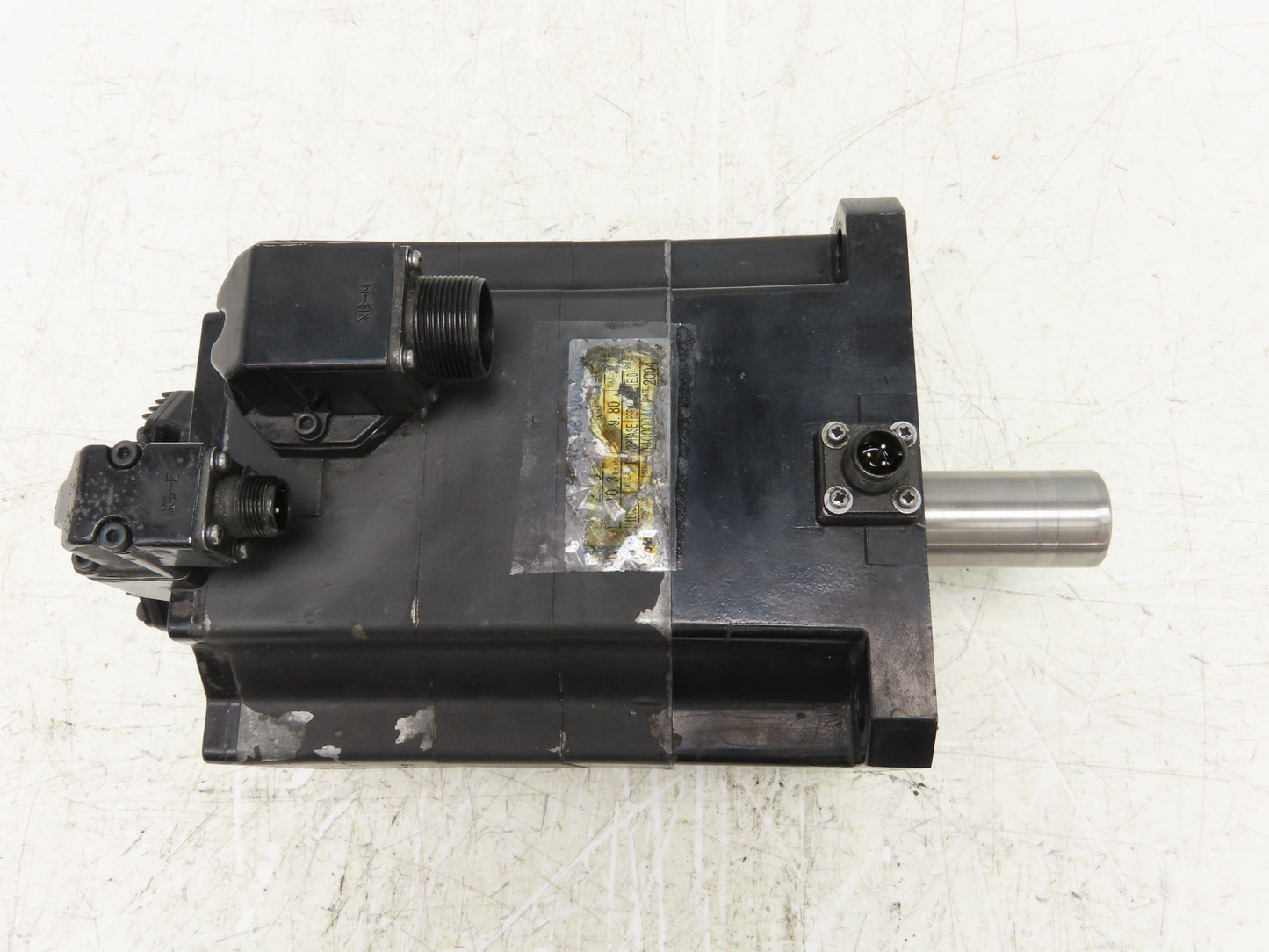 Okuma BL-MC100J-20SBA AC Servo Motor 2kW 2000 RPM 133V 3PH 9.80A Encoder