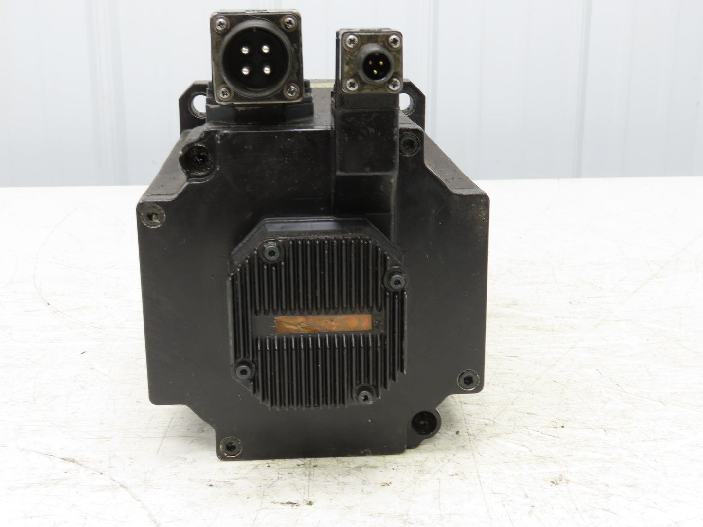 Okuma BL-MC300J-20S AC Servo Motor 6kW 2000 RPM 133V 28.6A 3PH Encoder