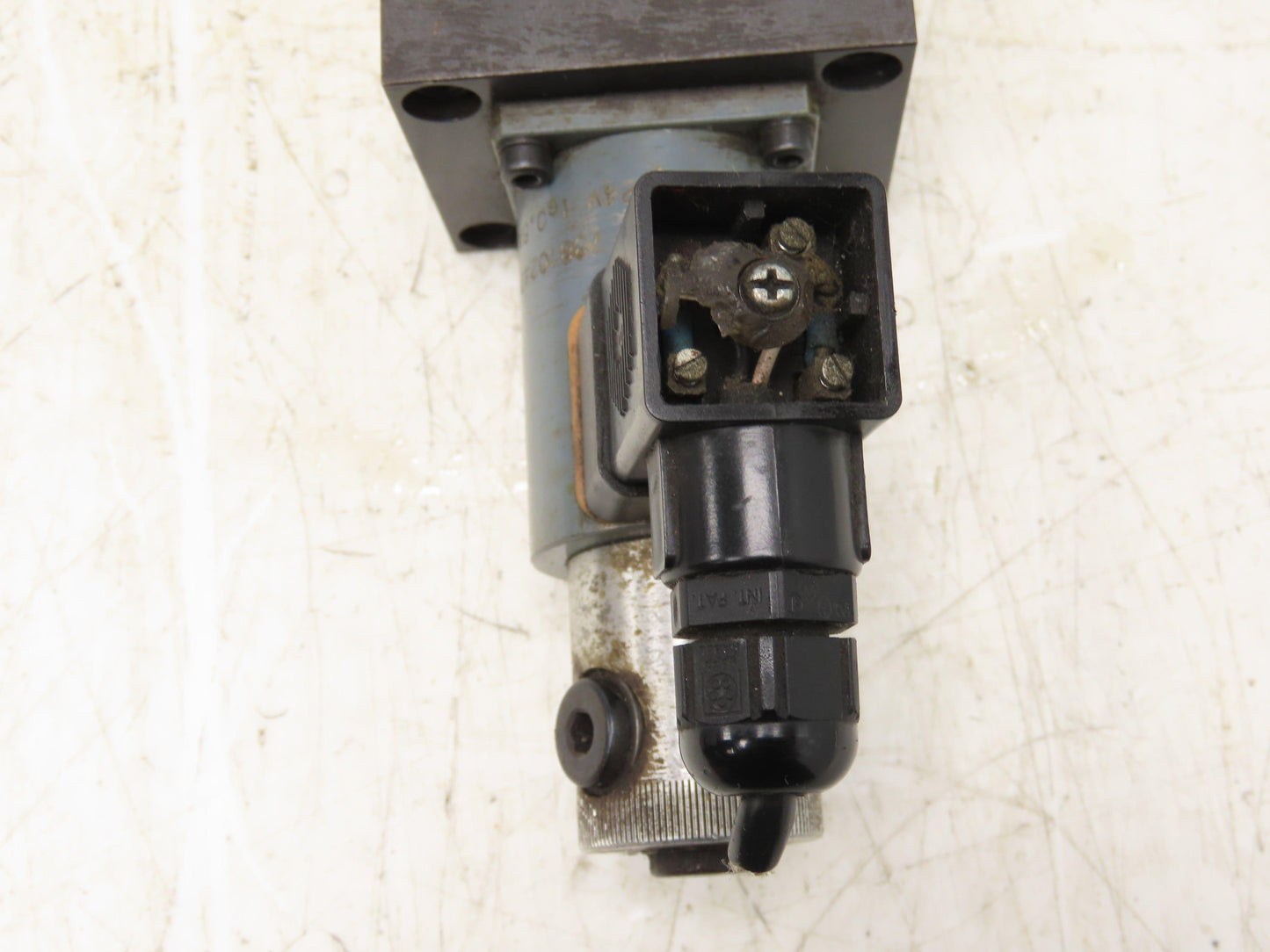 Husky Hydrolux ZFDPCMEP10PPA4EK0ZS3B/DME210 Hydraulic Proportional Valve