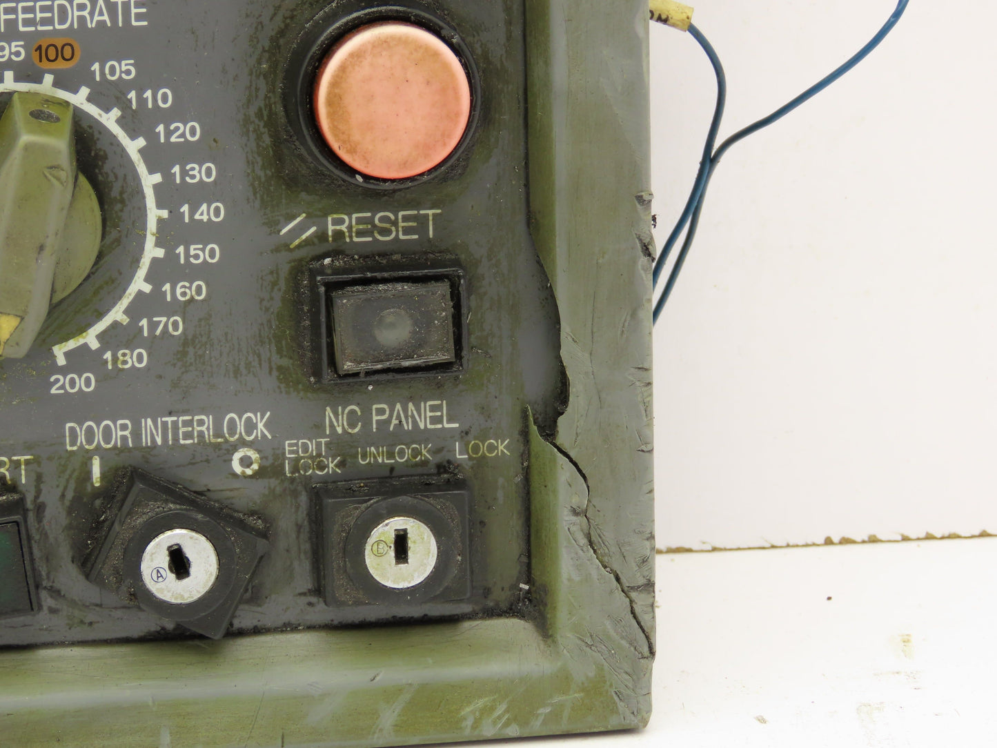 Okuma E0105-566-103-3 MPN7000 M-S HMI Operator Control Panel  - Cracked frame