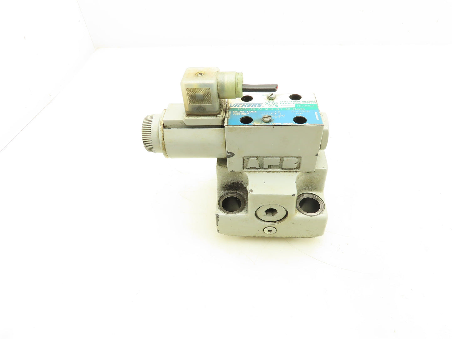 Vickers CVCS-32-W11-S2-10-S20-A00-B99-Y10 Cartridge Valve Control Cover 24V