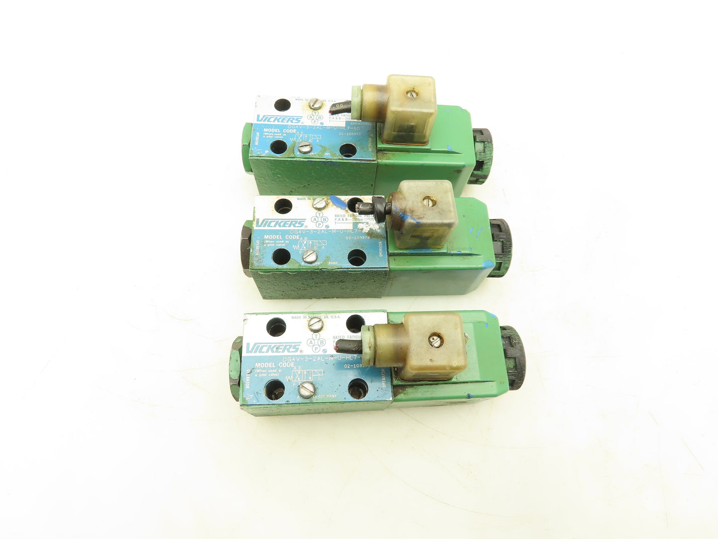 Vickers DG4V-3-2AL-M-U-HL7-60 Directional Control Solenoid Valve 24VDC  Lot of 3
