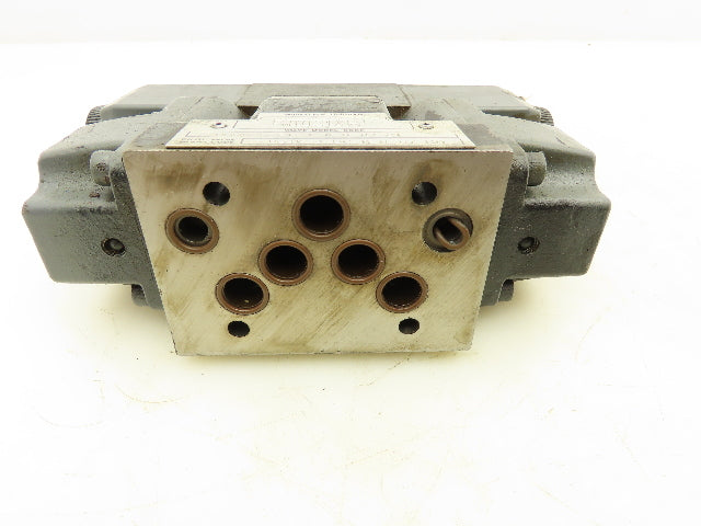 Vickers DG5S-5-2C-T-M-U-H7-21 Directional Control Solenoid Valve 24V DG4V-3-6C
