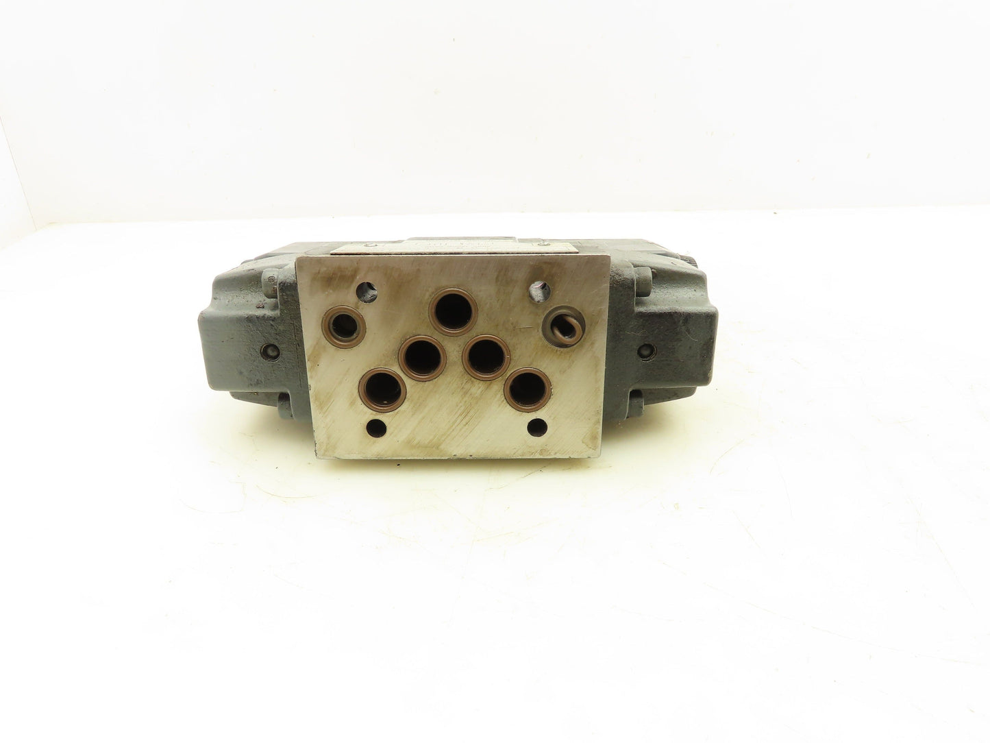 Vickers DG5S-5-2C-T-M-U-H7-21 Directional Control Solenoid Valve 24V DG4V-3-6C