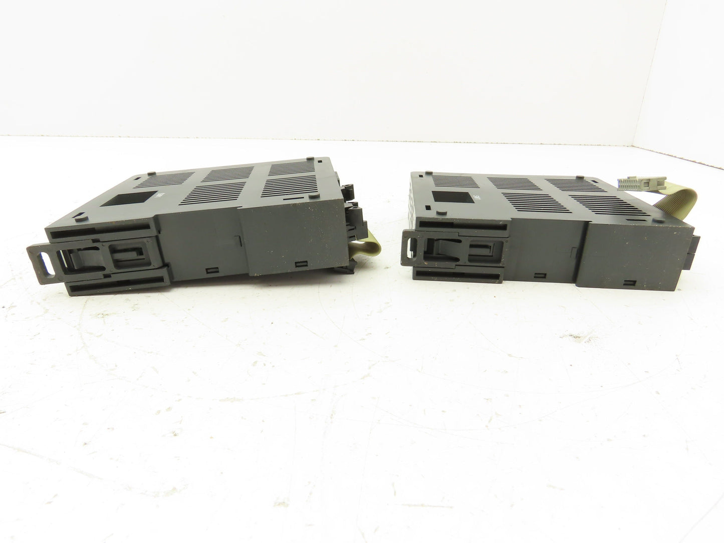 Okuma DN-OC-16PC PLC Output Module 4-Pin Lot of 2