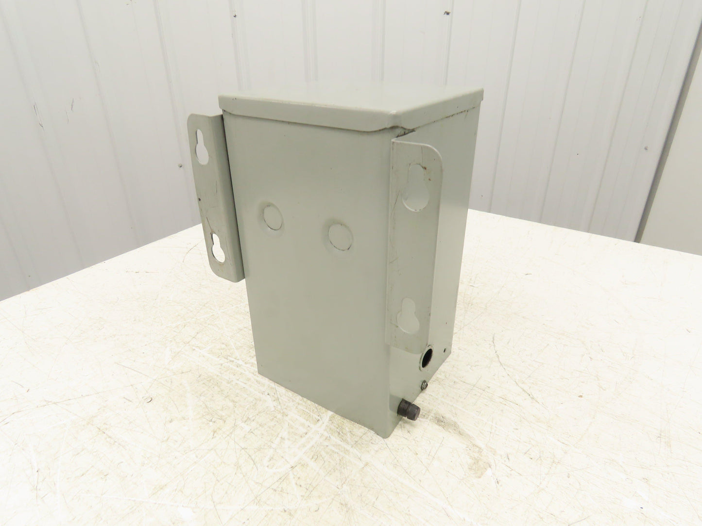 Sola Hevi-Duty HS5F3AS Transformer 3kva 1PH 240/480HV 120/240LV Type 3R