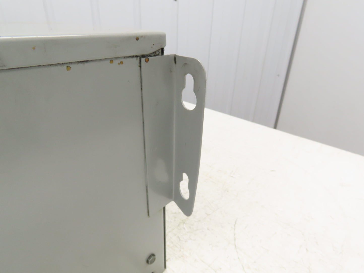 Sola Hevi-Duty HS5F3AS Transformer 3kva 1PH 240/480HV 120/240LV Type 3R