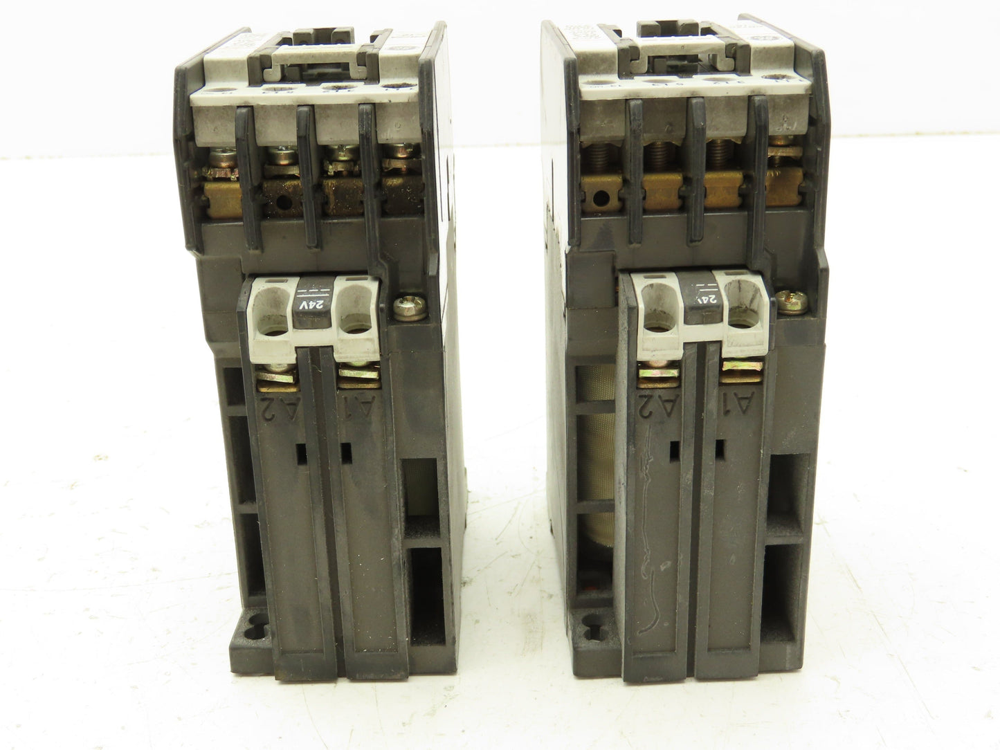 General Electric CR7ZA 10 Contactor Relay 24V Coil 600V 5HP 3PH Lot of 2