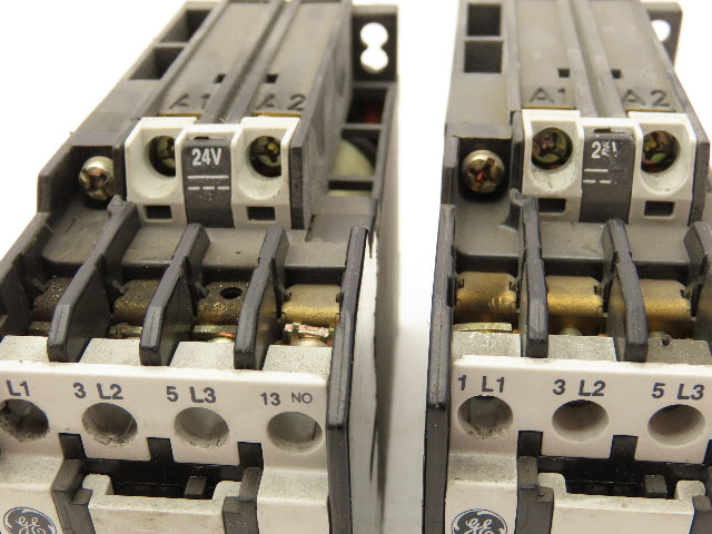 General Electric CR7ZA 10 Contactor Relay 24V Coil 600V 5HP 3PH Lot of 2