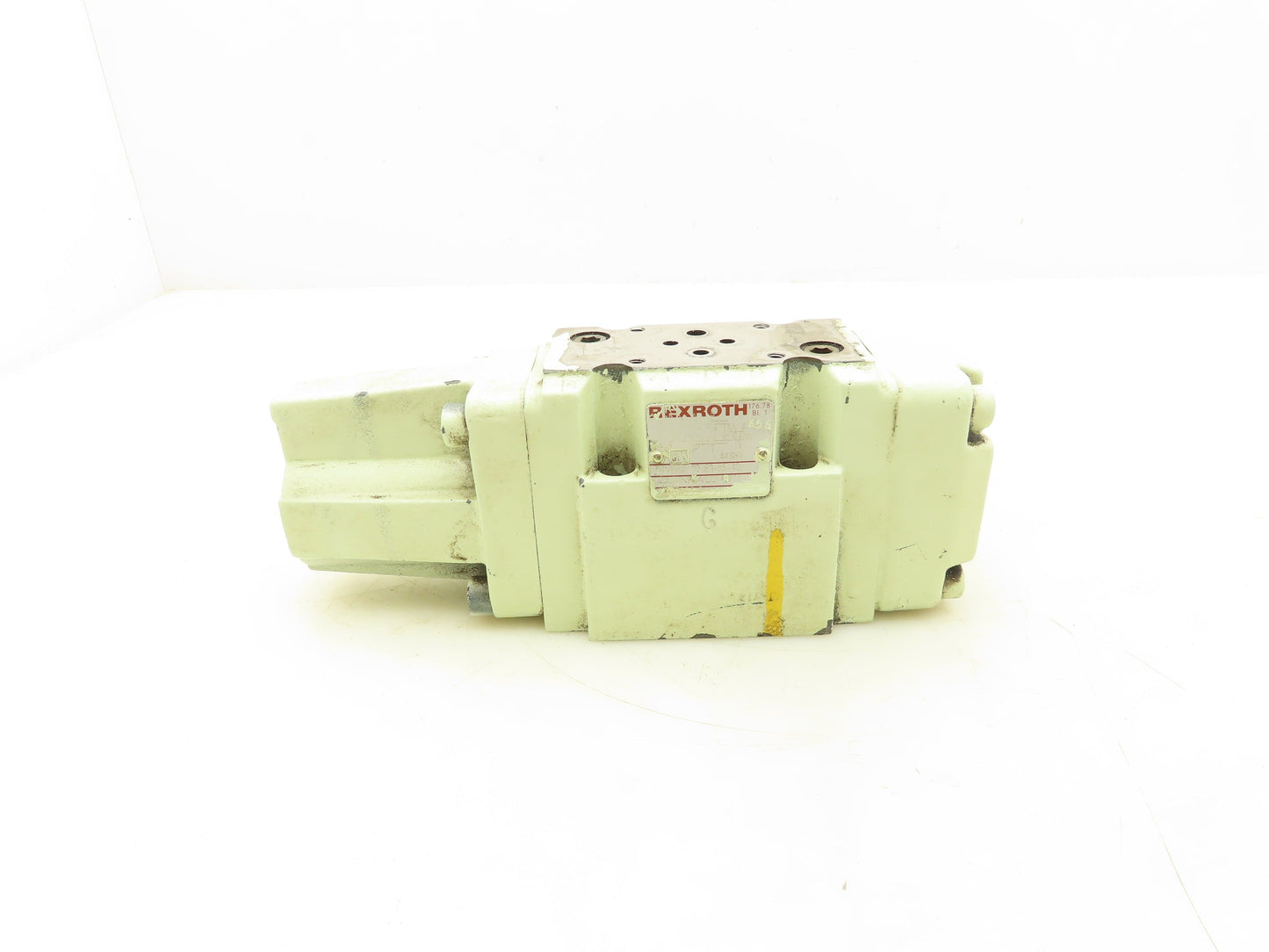 Rexroth 4WRZ 10 E1-85-40/6A24N9K4/D2MR Hydraulic Proportional Directional Valve