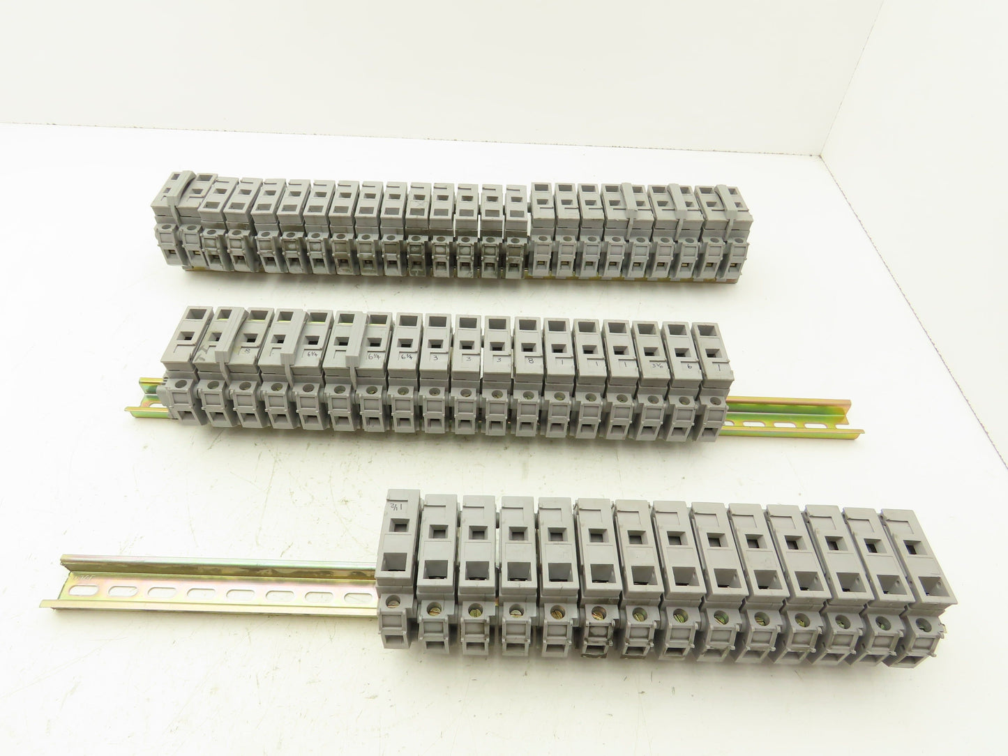 Entrelec MB10/22SF/FL Fuse Holder Terminal Block 30A 600V 6mm Lot of 55