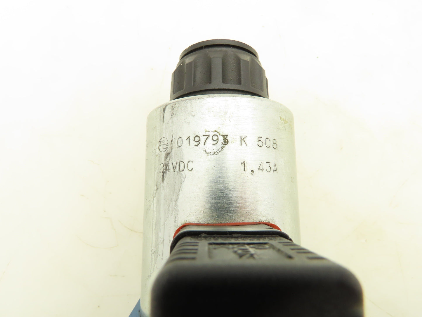 Rexroth 4WE 10 A33/CG24N9K4 Directional Control Valve 24VDC