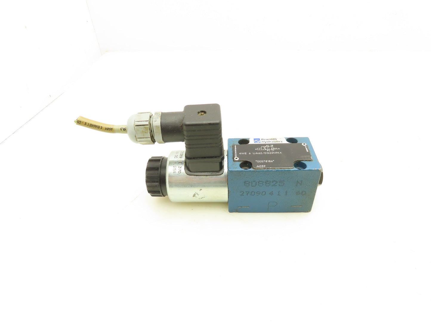 Rexroth 4WE 6 UA62/EG24N9K4 Directional Control 4/2 Solenoid Valve 24VDC