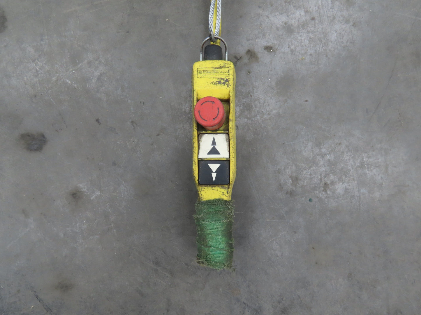 Donati 214D Electric Chain Hoist 1/2 Ton 16' Lift 16/5 FPM 2 Speed 460 Volt 3PH