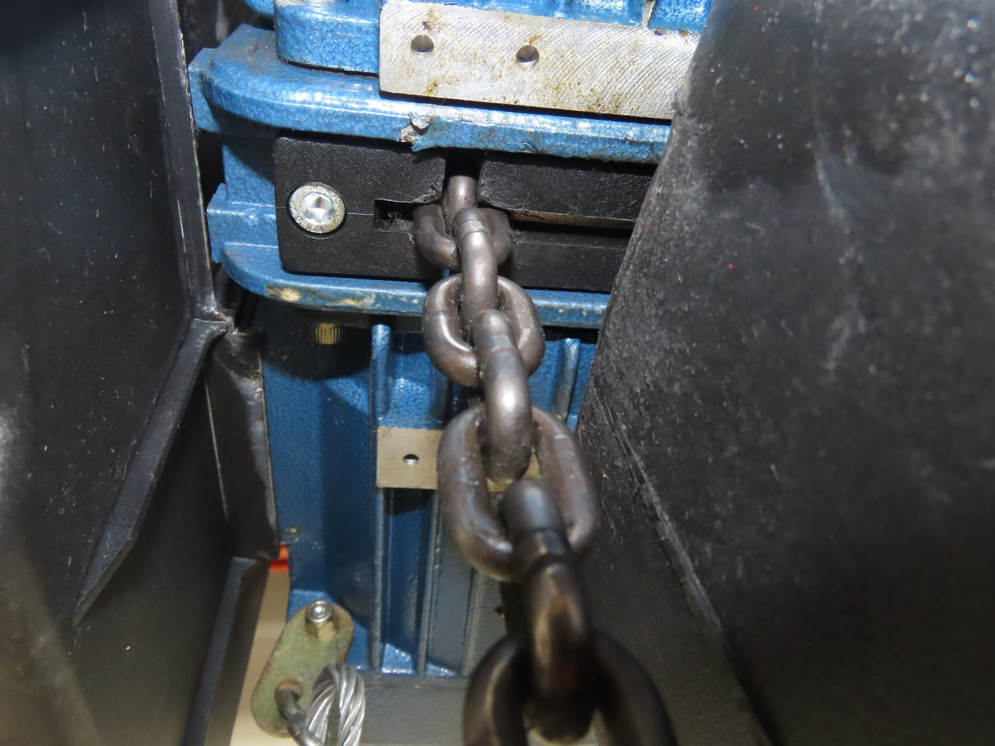 Donati 214D Electric Chain Hoist 1/2 Ton 16' Lift 16/5 FPM 2 Speed 460 Volt 3PH