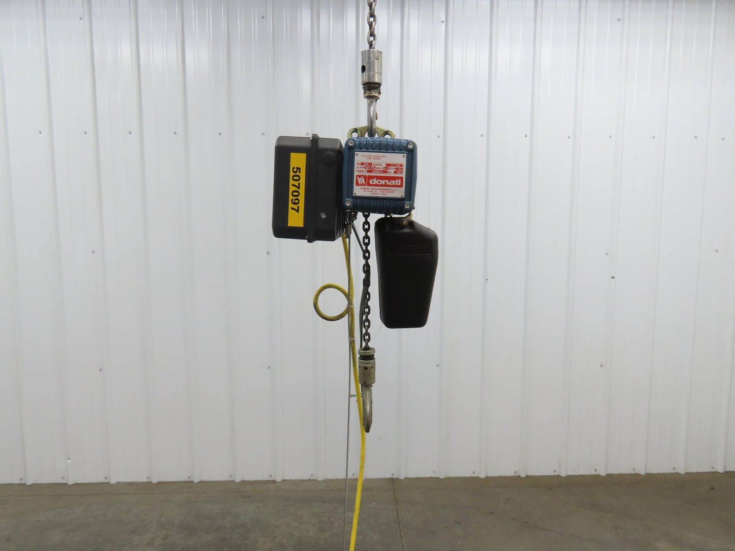 Donati 214D Electric Chain Hoist 1/2 Ton 16' Lift 16/5 FPM 2 Speed 460 Volt 3PH