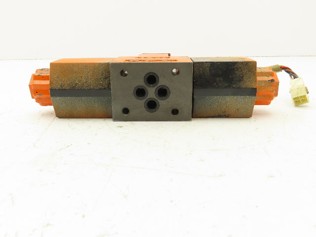 Yuken T-DSG-01-3C39-D24-50245 Directional Control Solenoid Valve 24V 4/3 NG6 D03