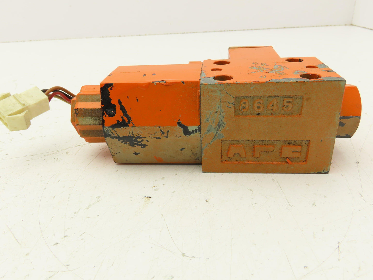 Yuken T-DSG-01-2B10B-D24-5008 Directional Control Solenoid Valve 24V 4/2 NG6 D03