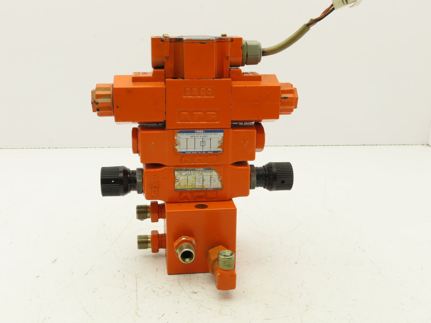 Yuken T-DSG-01-3C40-D24-50 Flow Control Modular Directional Solenoid Valve Stack