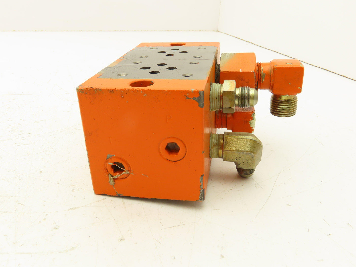 Yuken MMC-01-2-40 Hydraulic Modular Valve Base Plate 2-Station D03 Manifold