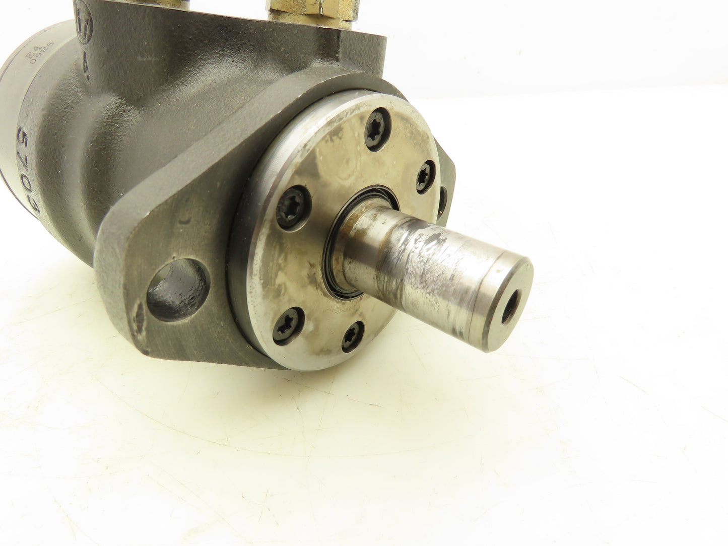 Danfoss OMR 160 Hydraulic Orbital Motor 15.9 GPM 1800PSI 2-Bolt SAE-A 25mm Shaft