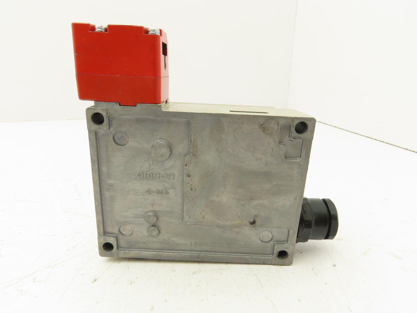 Omron D4BL-2DRG Solenoid Interlock Safety Door Switch 24VDC