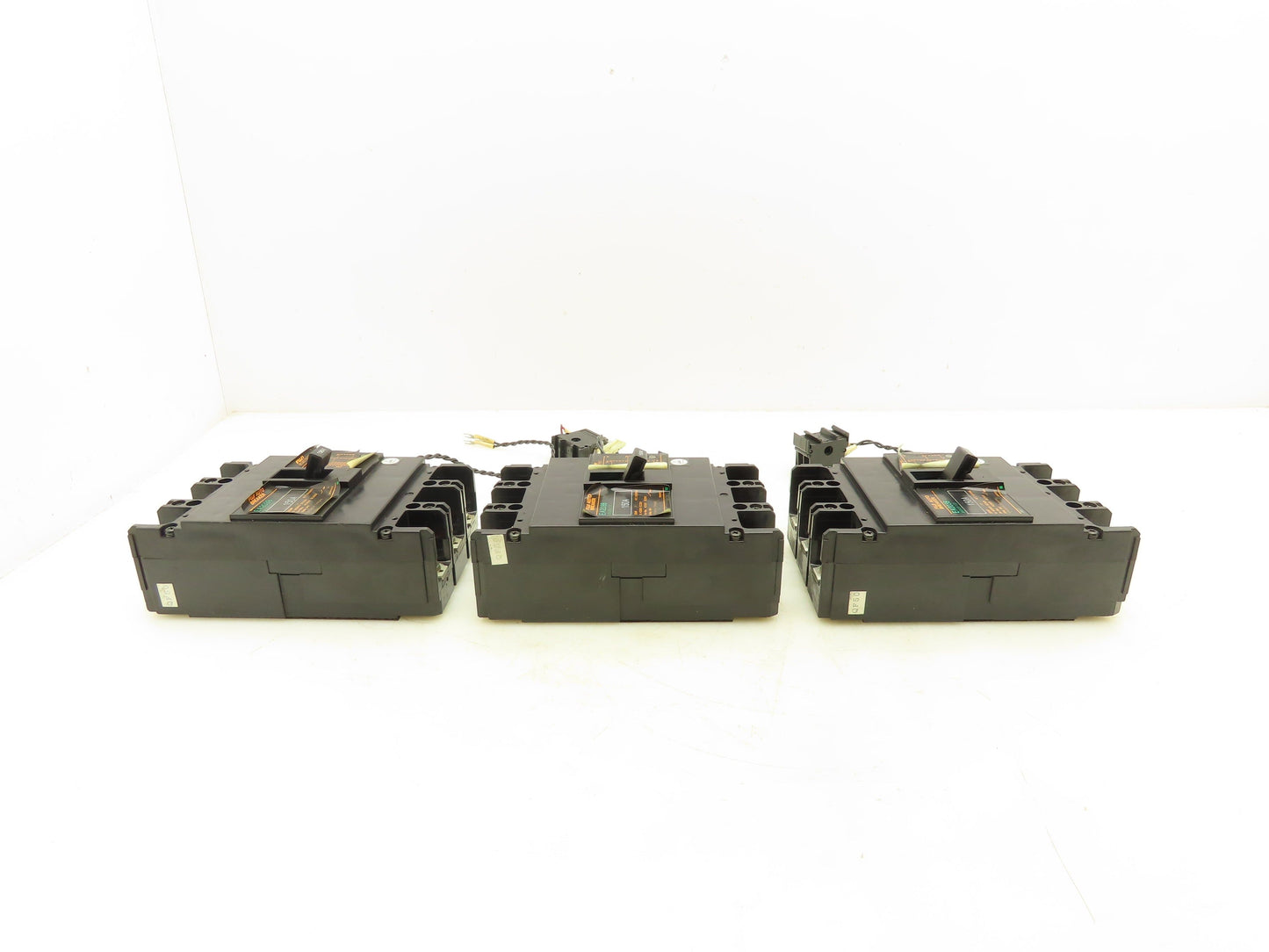 Fuji Electric EA203B Auto Circuit Breaker 150A 3 Pole Lot of 3