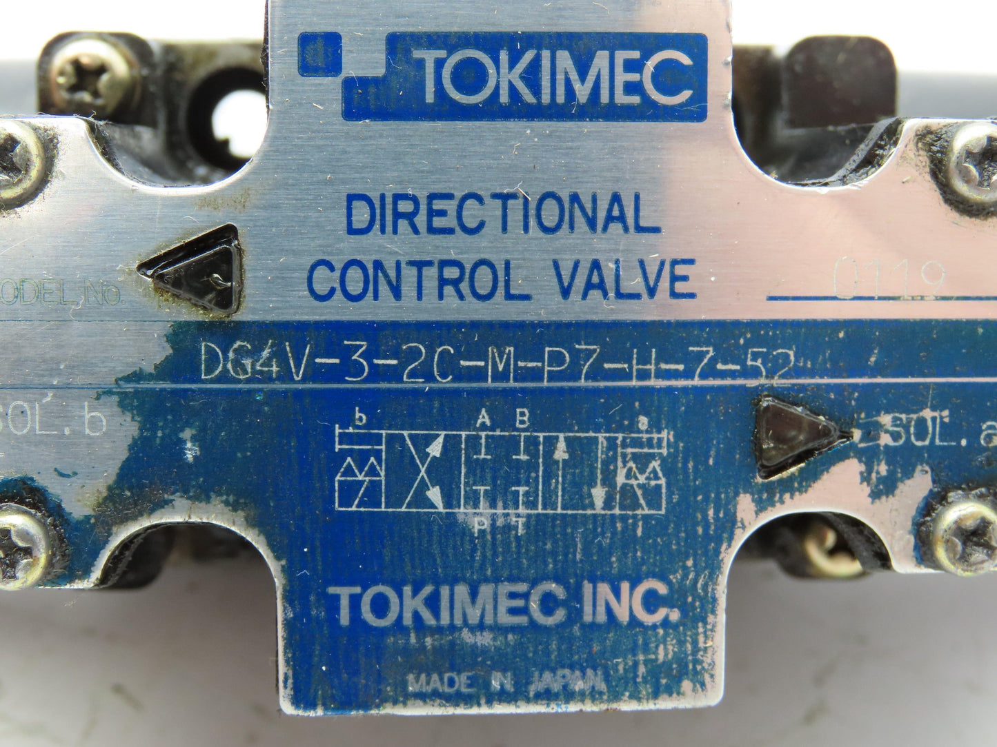 Tokimec DG4V-3-2C-M-P7-H-7-52 Directional Control Solenoid Valve 4/3 24V