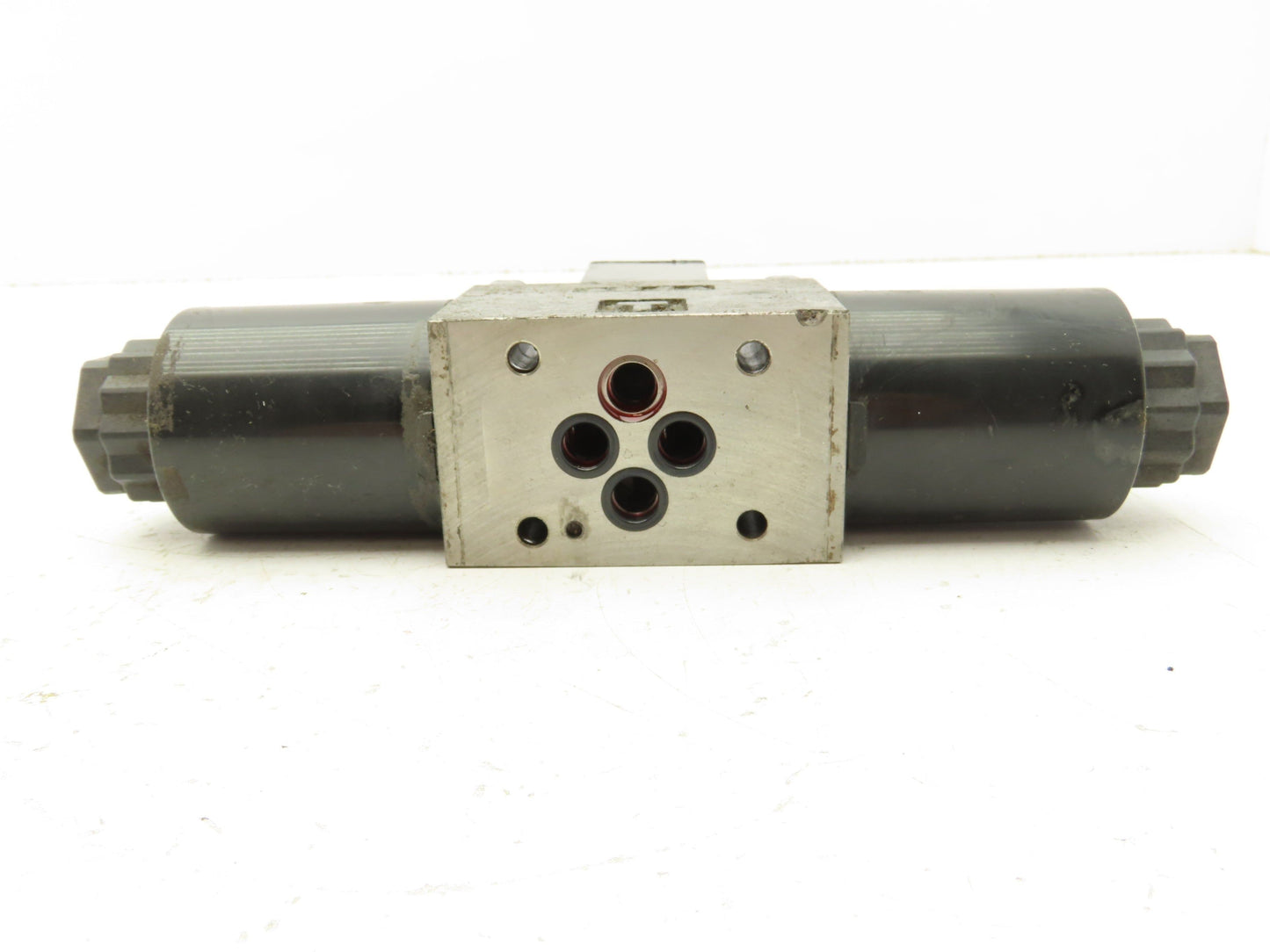 Tokimec DG4V-3-2C-M-P7-H-7-52 Directional Control Solenoid Valve 4/3 24V