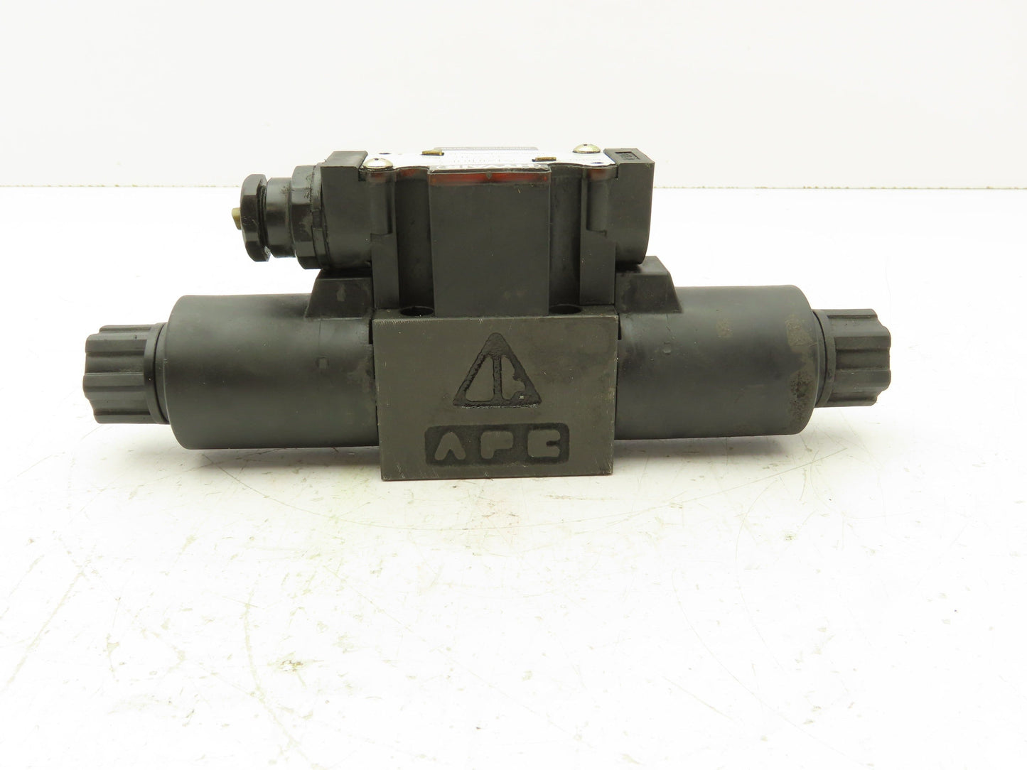 Hyvair D03S-2H-24D-35 Directional Control Double Solenoid Valve 4/3 24V