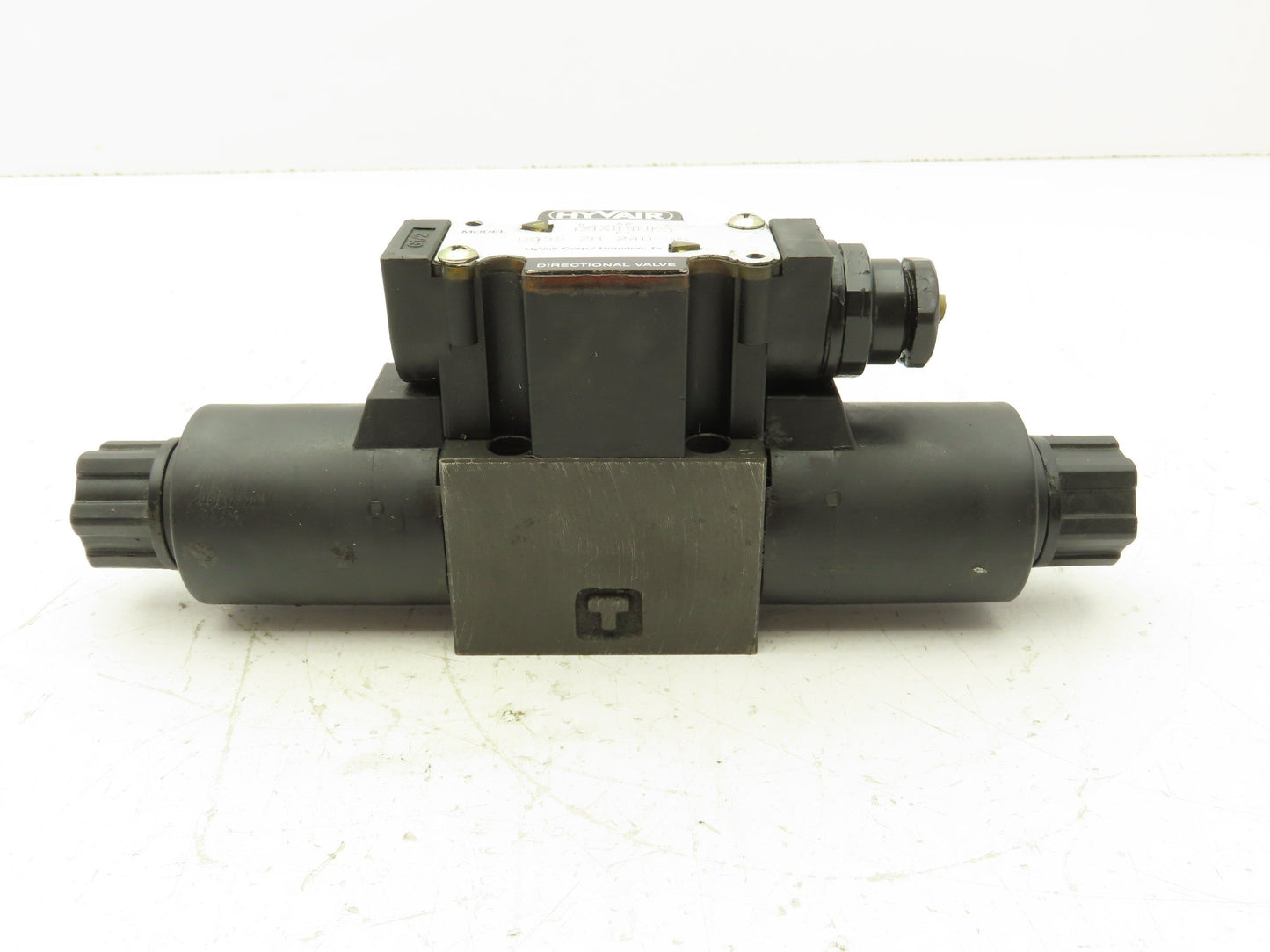 Hyvair D03S-2H-24D-35 Directional Control Double Solenoid Valve 4/3 24V