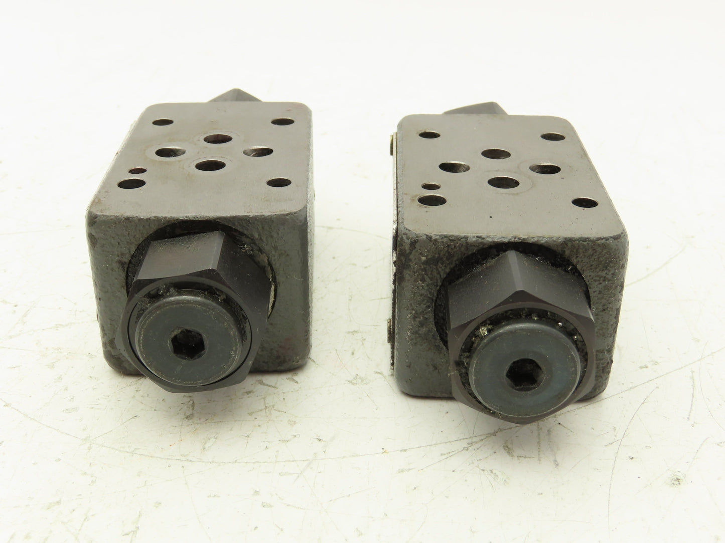 Tokimec TGMPC-3-ABK-BAK-50 Hydraulic Check Valve Sandwich Plate D03  Lot of 2