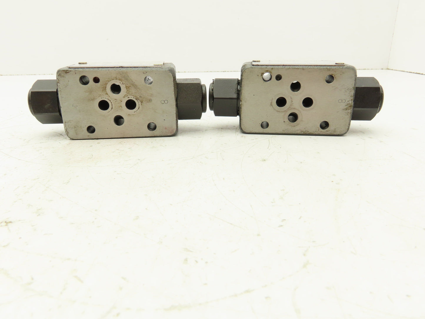 Tokimec TGMPC-3-ABK-BAK-50 Hydraulic Check Valve Sandwich Plate D03  Lot of 2