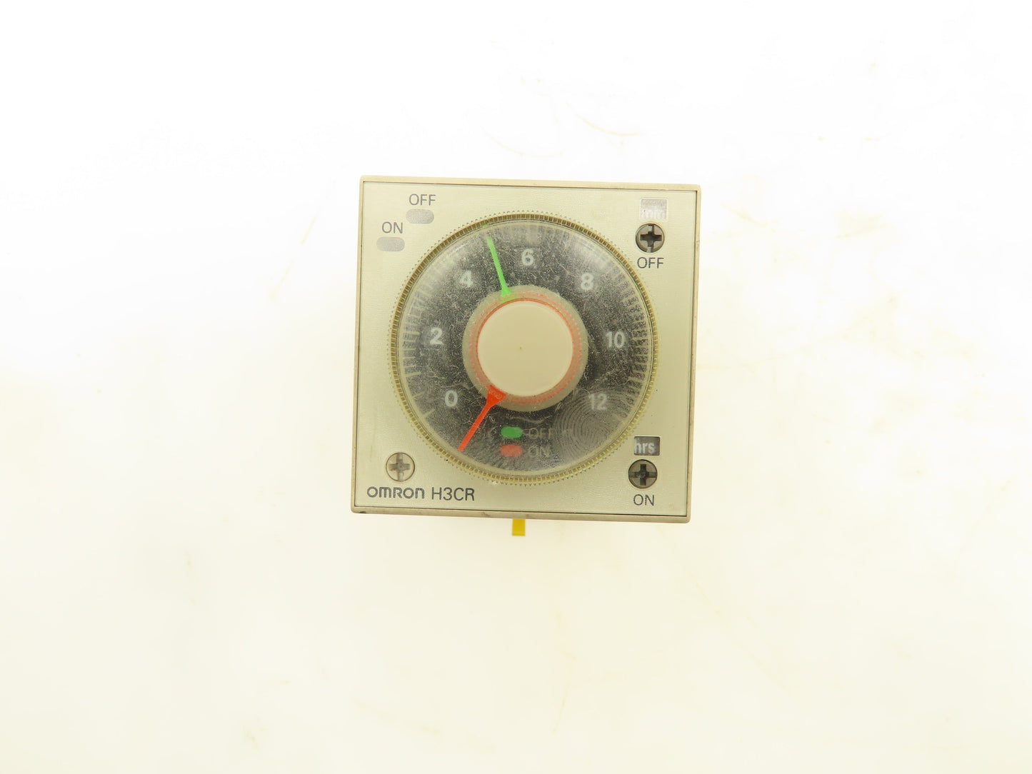 Omron H3CR-F8 Solid-State Timer Relay Socket 100-240V 0.5 Sec-30 Hours