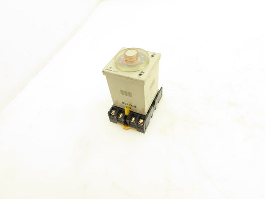 Omron H3CR-F8 Solid-State Timer Relay Socket 100-240V 0.5 Sec-30 Hours