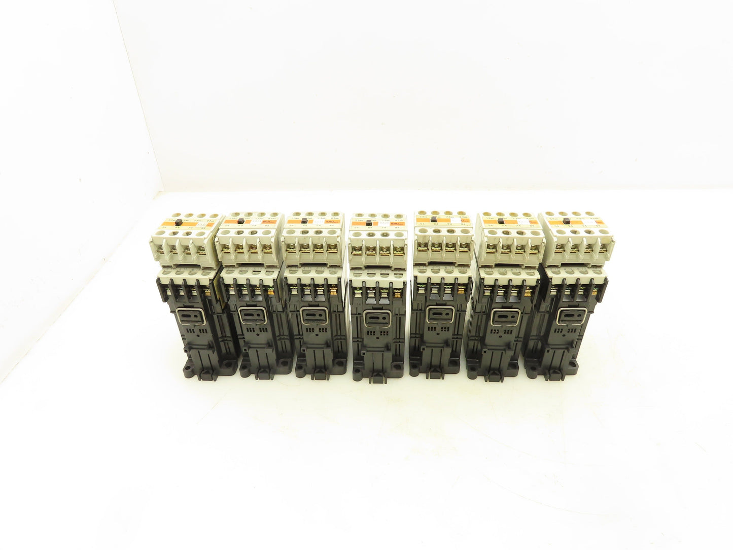 Fuji Electric SC-0/G Contactor Auxiliary Block 24V Coil 600V 5HP Lot of 7