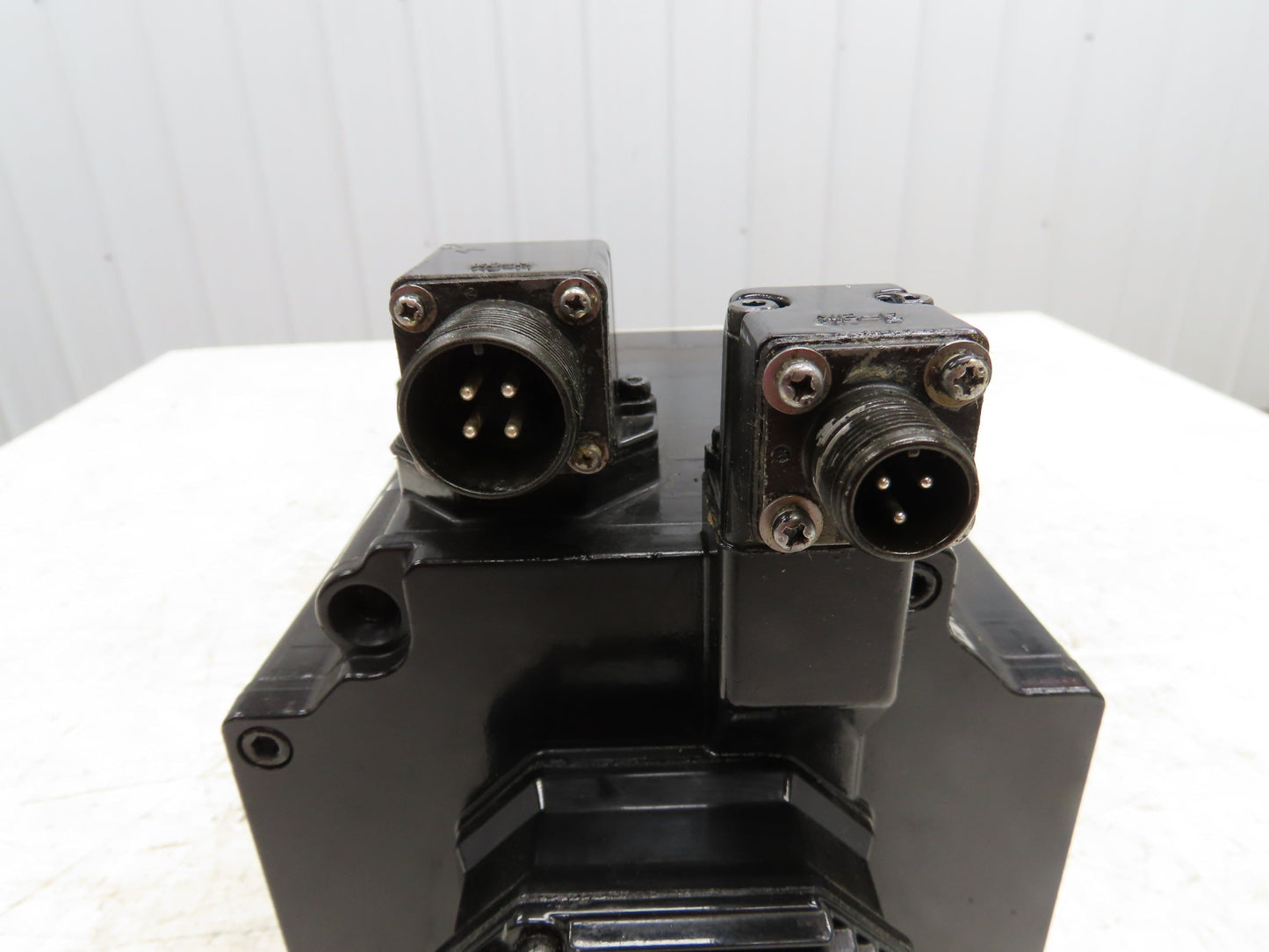 Okuma BL-MC100J-20T AC Servo Motor 2kW 2000 RPM 133V 3PH Encoder ER-J-7200D