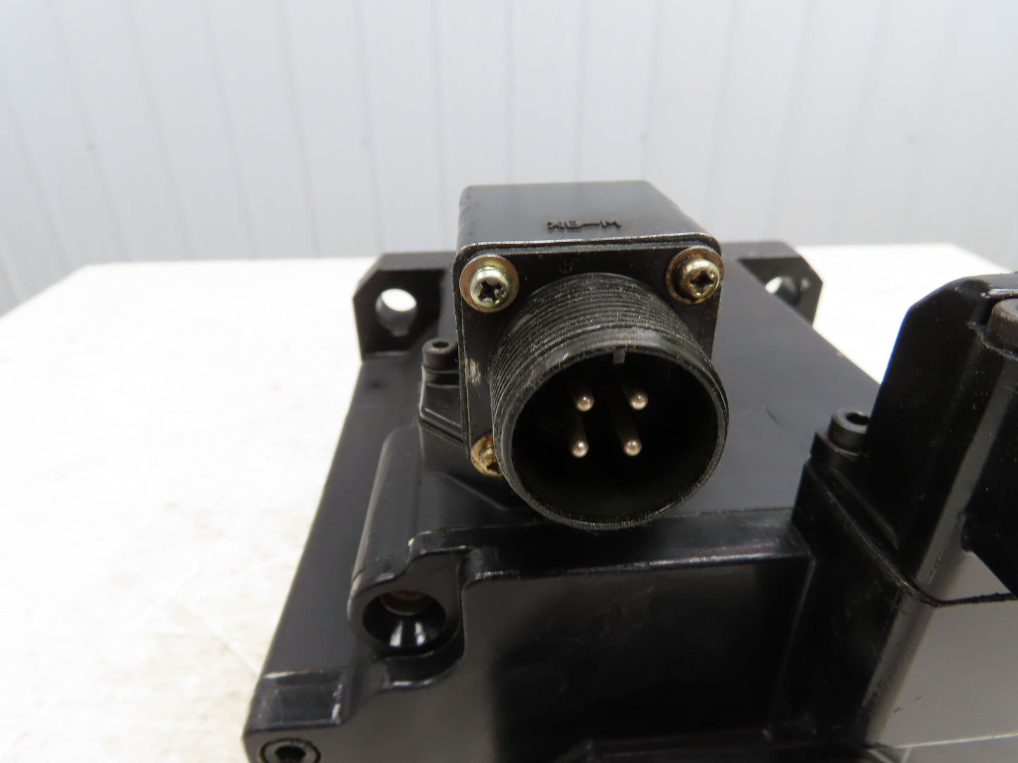 Okuma BL-MC100J-20T AC Servo Motor 2kW 2000 RPM 133V 3PH Encoder ER-JF-7200D