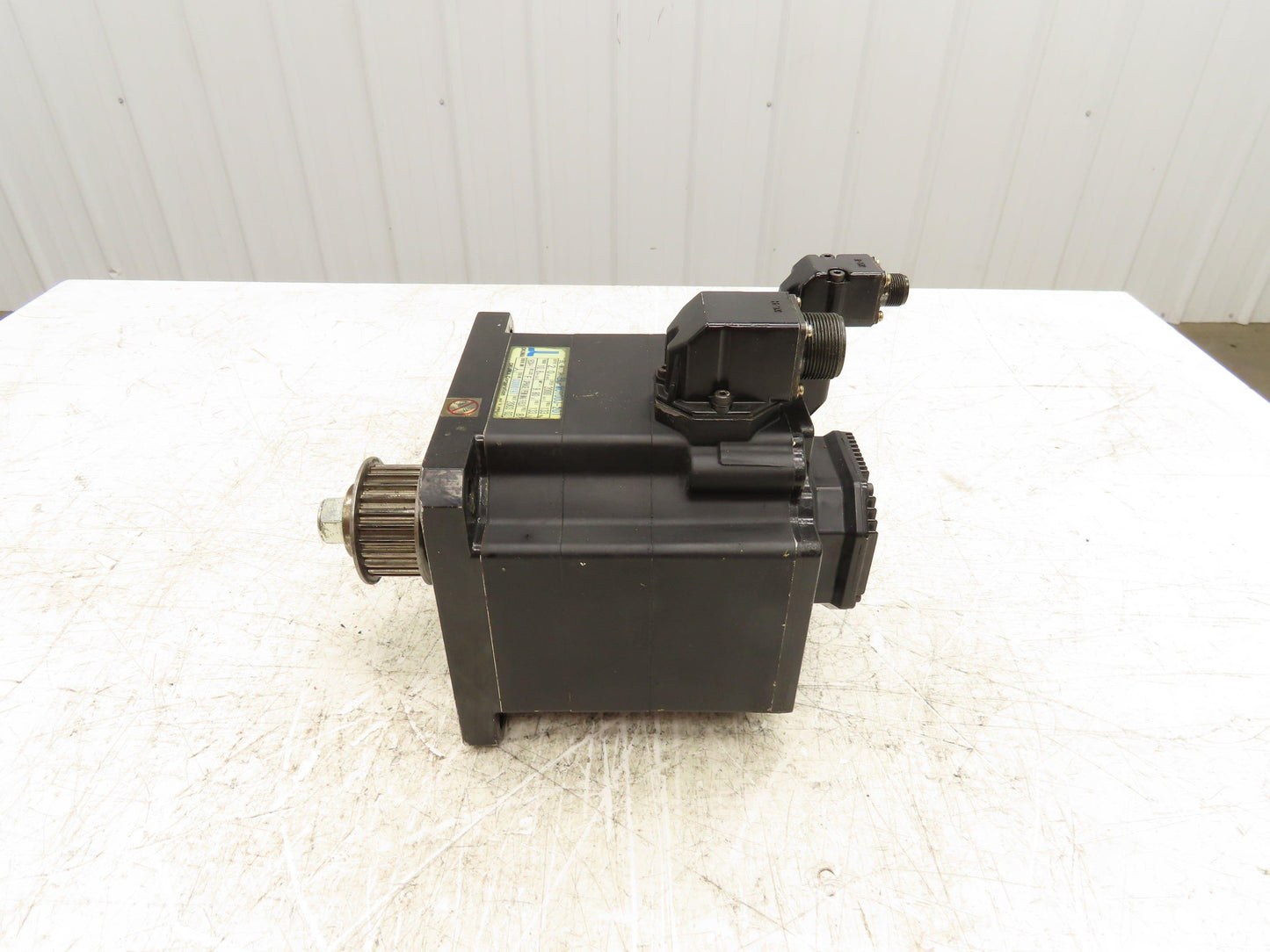 Okuma BL-MC100J-20T AC Servo Motor 2kW 2000 RPM 133V 3PH Encoder ER-JF-7200D